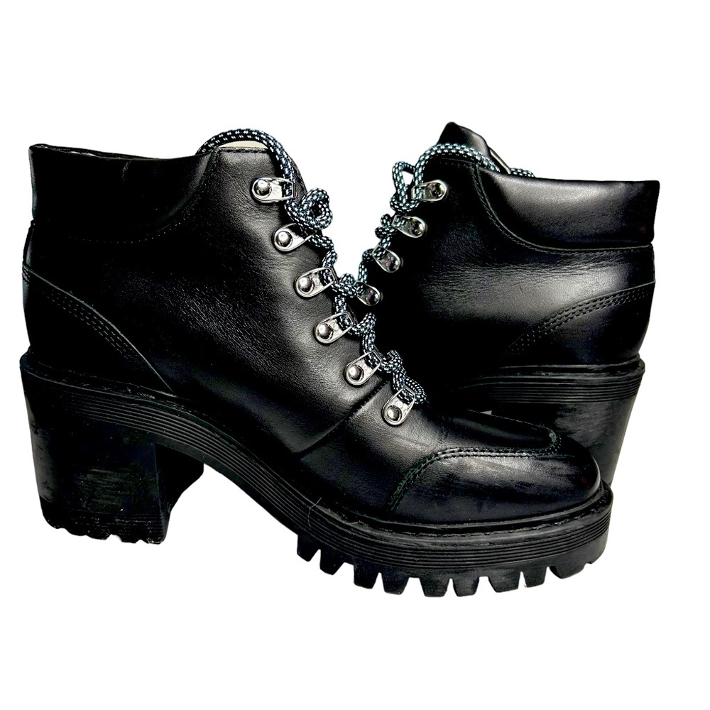 Marc Fisher Lindy Black Leather Lace up Boots Womens Sz 7.5